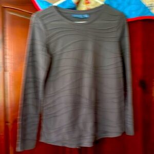 Vera Wang long sleeve Tee